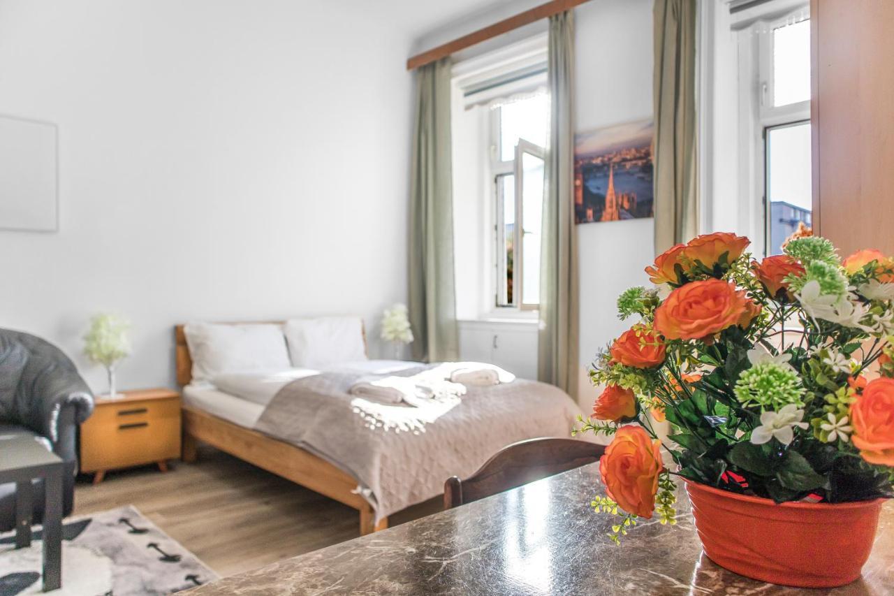 Apartament Cozy 1br Apt. Near Millenium Tower & Danube River